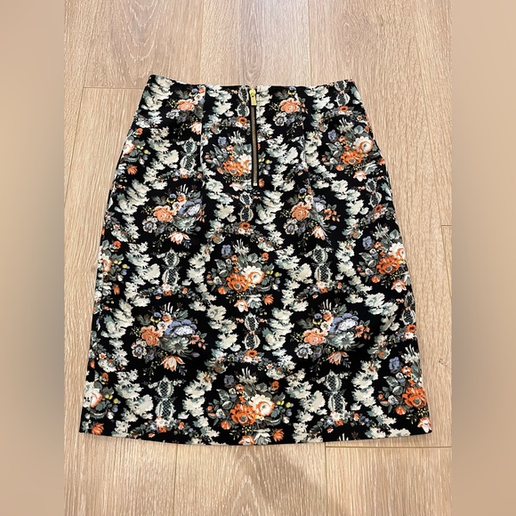 Philosophy Floral Pencil Skirt - size 4 - Picture 2 of 7